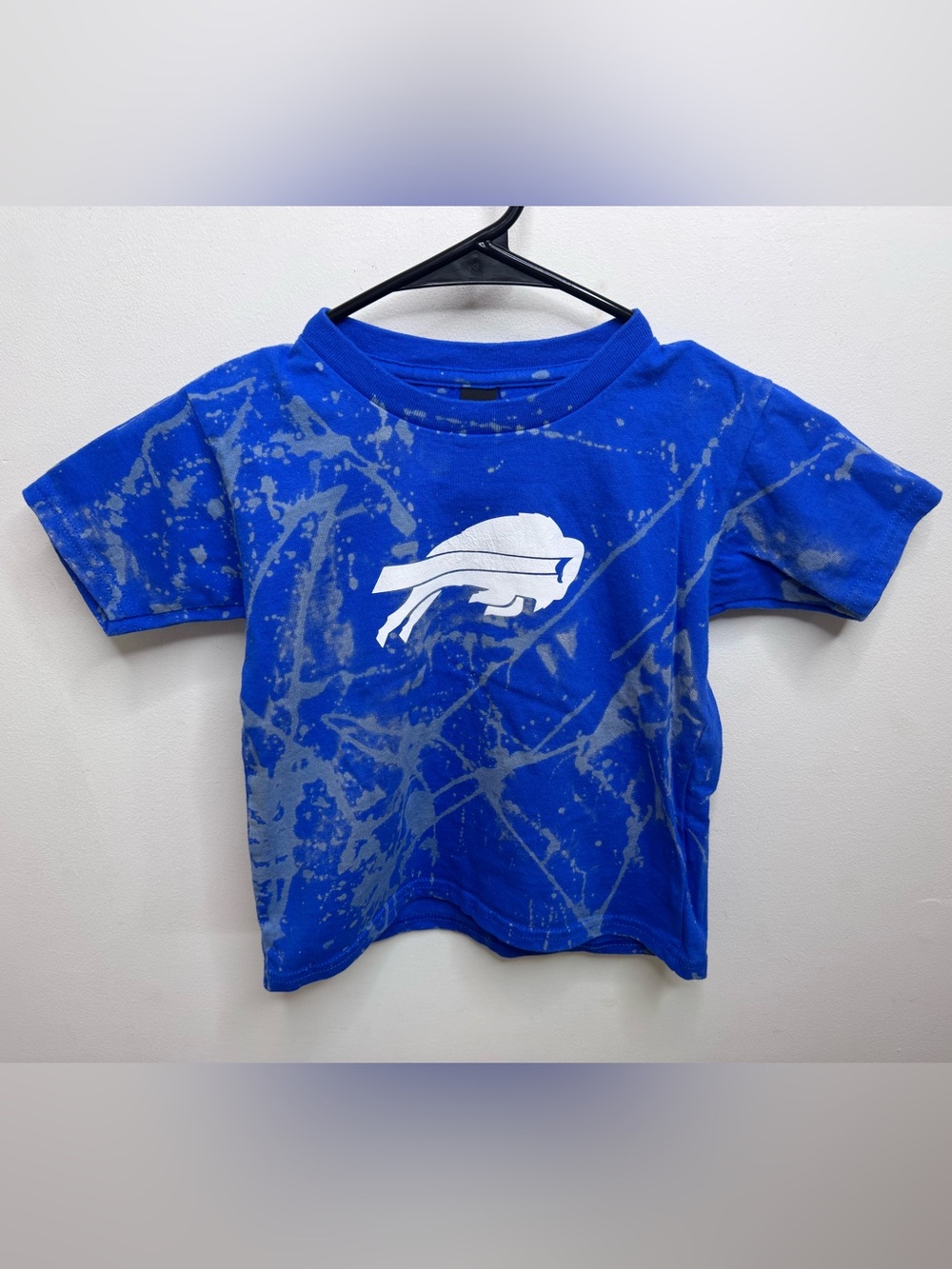Gildan Royal Blue Short Sleeve Tee with White Buffalo Graphic